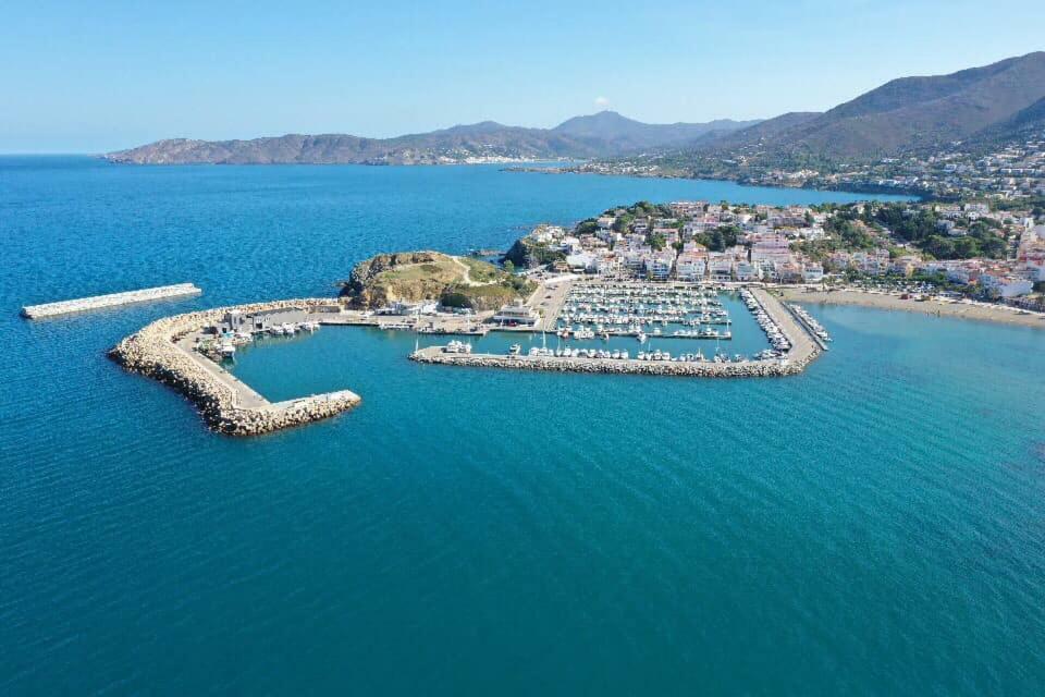 Апартаменты Port De Llanca , La Miranda Экстерьер фото
